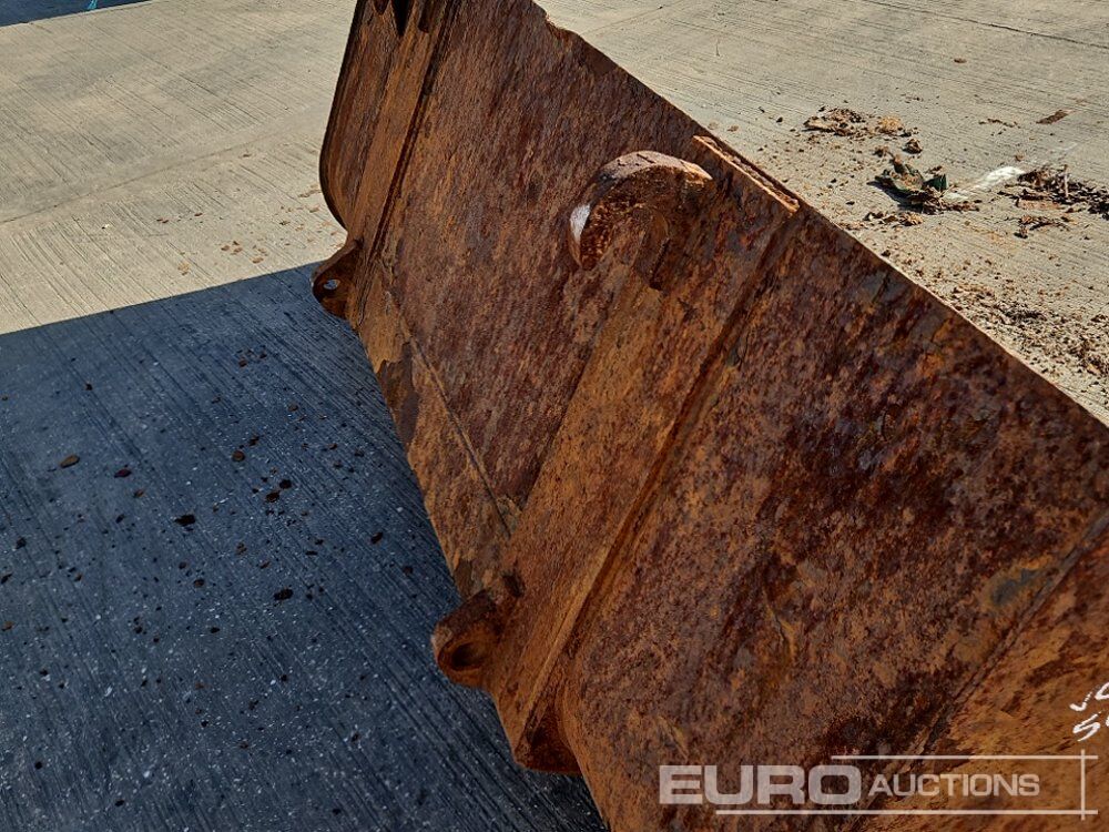 Godet 90" Loading Bucket to suit Telehandler: photos 12