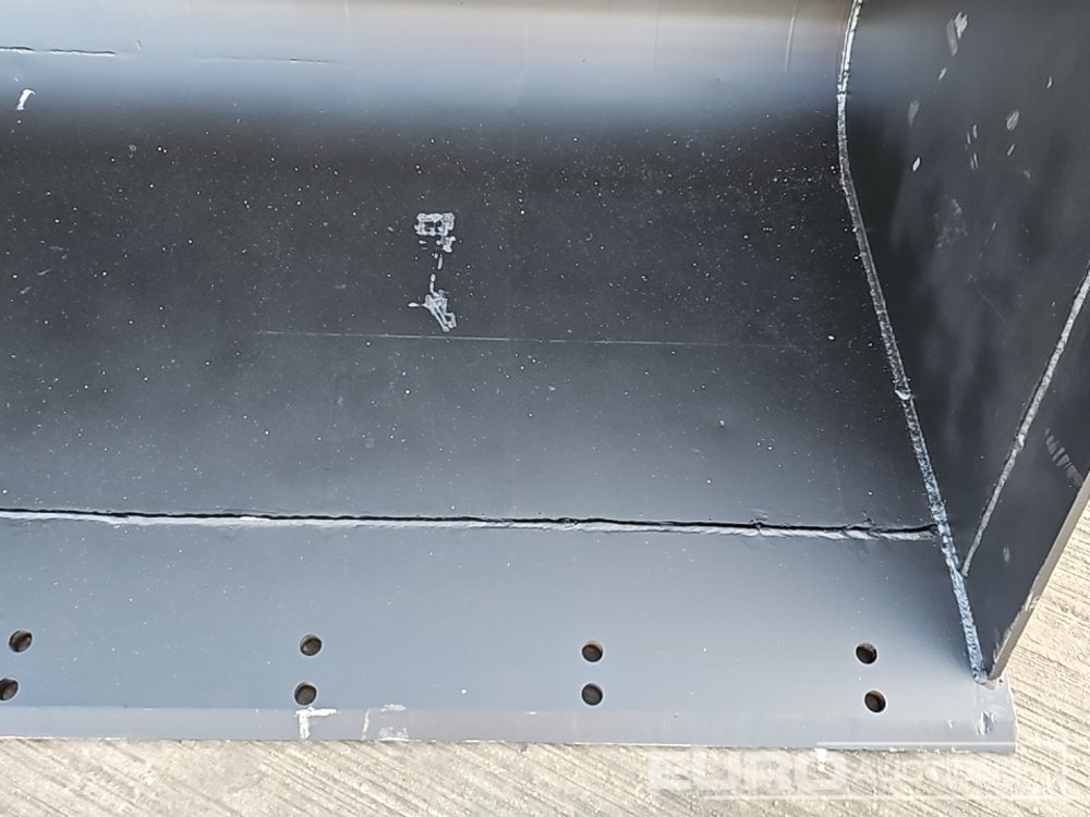 Godet neuf 90" Loading Bucket to suit Telehandler: photos 11 Godet neuf 90" Loading Bucket to suit Telehandler: photos 11
