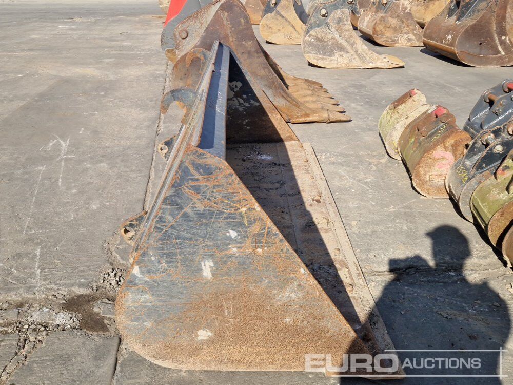 Godet 90" Loading Bucket to suit Telehandler: photos 6 Godet 90" Loading Bucket to suit Telehandler: photos 6
