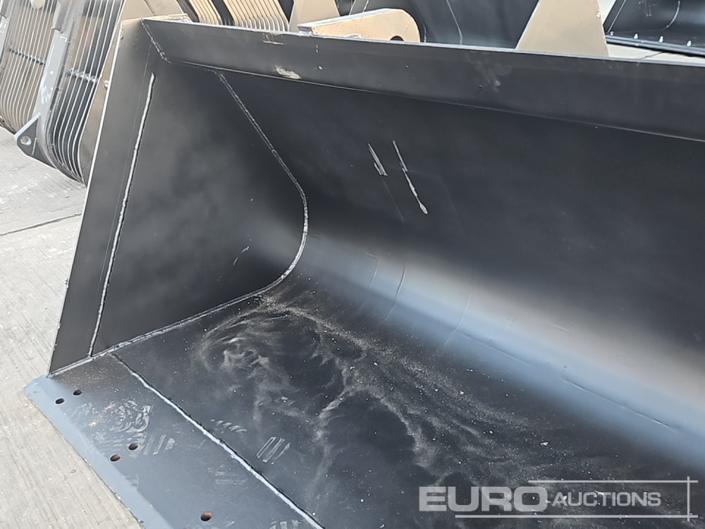 Godet neuf 90" Loading Bucket to suit Telehandler: photos 10 Godet neuf 90" Loading Bucket to suit Telehandler: photos 10