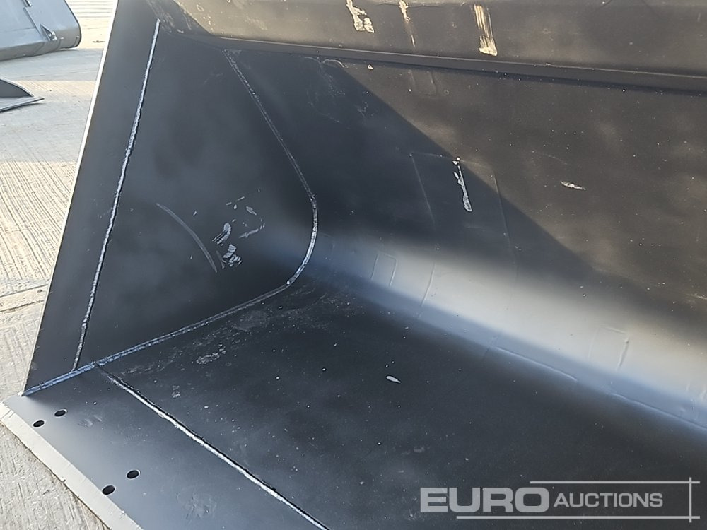 Godet neuf 90" Loading Bucket to suit Telehandler: photos 12 Godet neuf 90" Loading Bucket to suit Telehandler: photos 12