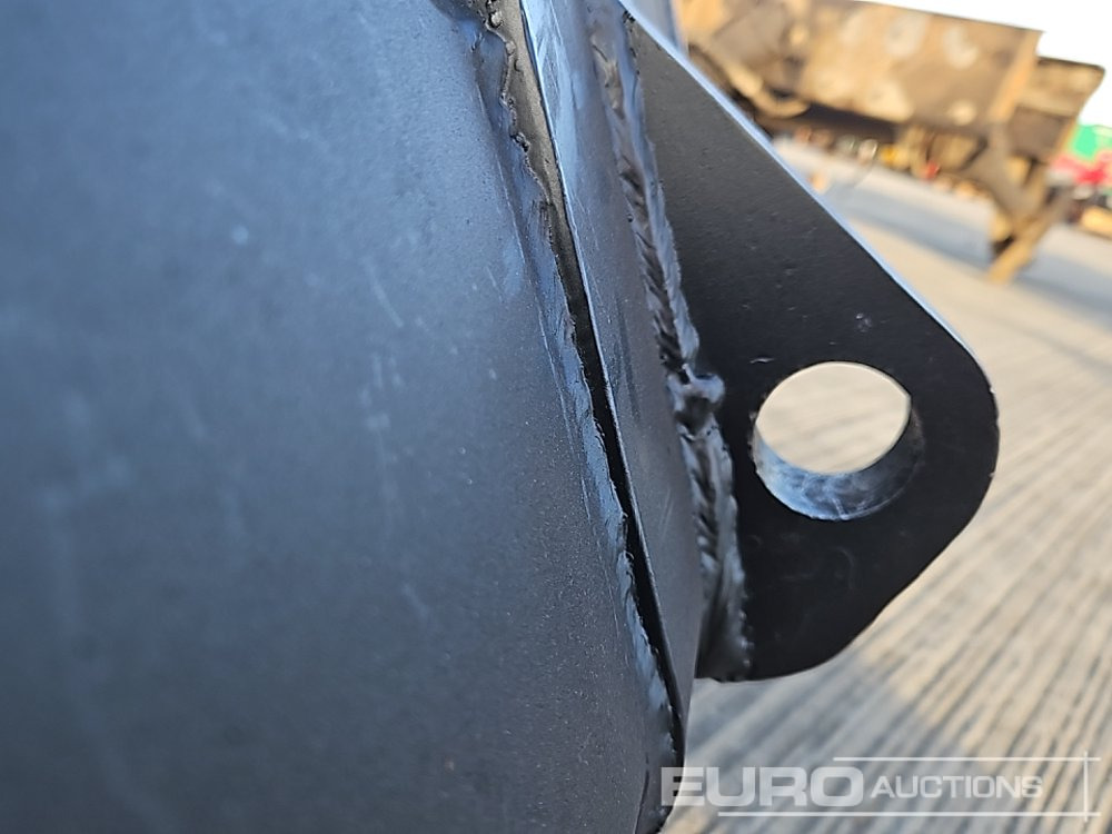 Godet neuf 90" Loading Bucket to suit Telehandler: photos 15 Godet neuf 90" Loading Bucket to suit Telehandler: photos 15