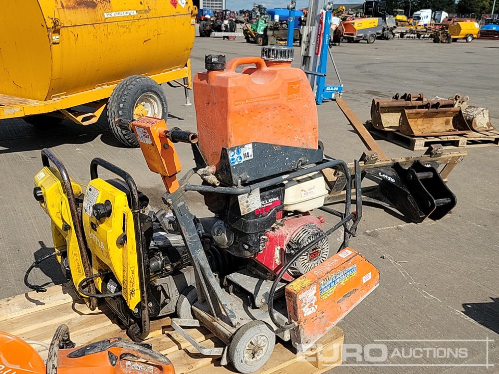 Travaux routiers Belle CSXA01 Petrol Road Saw, Honda Engine, Wacker Neuson BS60-2 Petrol Trench Compactor (2 of), Stihl TS 480i Petrol Quick Cut Saw (2 of): photos 14