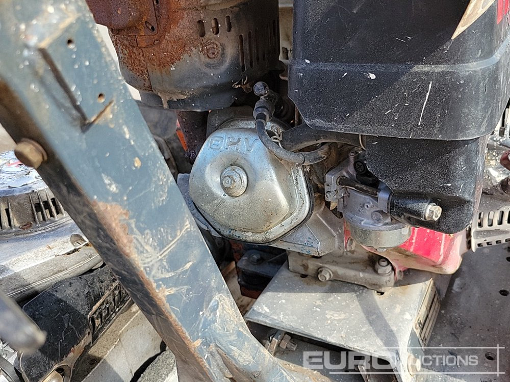 Travaux routiers Belle CSXA01 Petrol Road Saw, Honda Engine, Wacker Neuson BS60-2 Petrol Trench Compactor (2 of), Stihl TS 480i Petrol Quick Cut Saw (2 of): photos 25