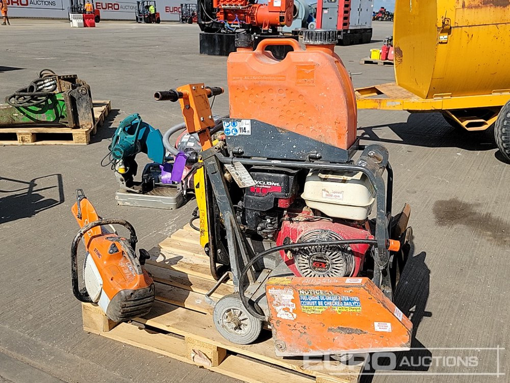 Travaux routiers Belle CSXA01 Petrol Road Saw, Honda Engine, Wacker Neuson BS60-2 Petrol Trench Compactor (2 of), Stihl TS 480i Petrol Quick Cut Saw (2 of): photos 15