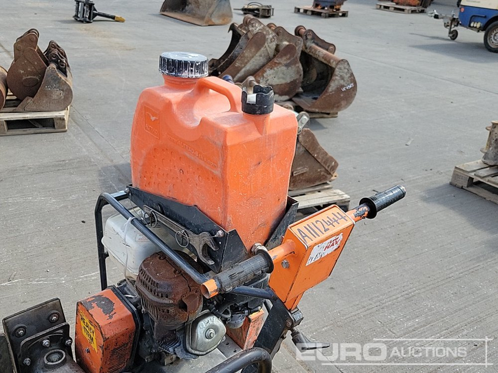 Travaux routiers Belle CSXA01 Petrol Road Saw, Honda Engine, Wacker Neuson BS60-2 Petrol Trench Compactor (2 of), Stihl TS 480i Petrol Quick Cut Saw (2 of): photos 22