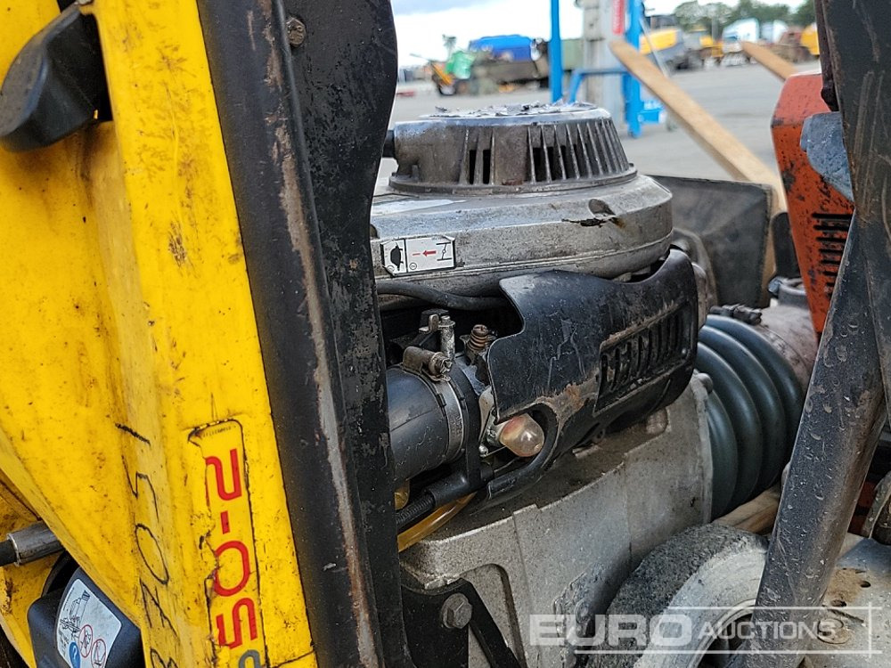 Travaux routiers Belle CSXA01 Petrol Road Saw, Honda Engine, Wacker Neuson BS60-2 Petrol Trench Compactor (2 of), Stihl TS 480i Petrol Quick Cut Saw (2 of): photos 38