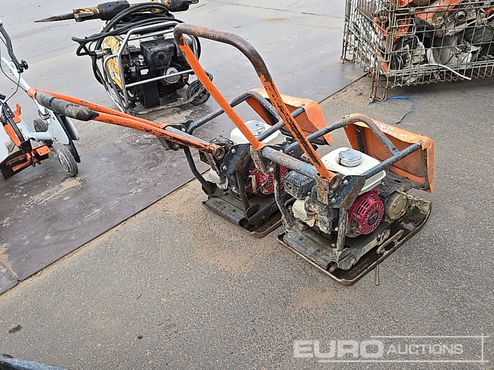 Belle Petrol Compaction Plate (2 of) - Travaux routiers: photos 5 Belle Petrol Compaction Plate (2 of) - Travaux routiers: photos 5