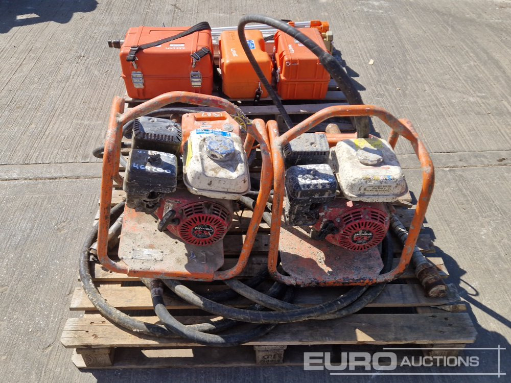 Belle Petrol Vibrating Concrete Poker & Drive (2 of), 110Volt Vibrating Concrete Poker (2 of) - Travaux routiers: photos 4 Belle Petrol Vibrating Concrete Poker & Drive (2 of), 110Volt Vibrating Concrete Poker (2 of) - Travaux routiers: photos 4