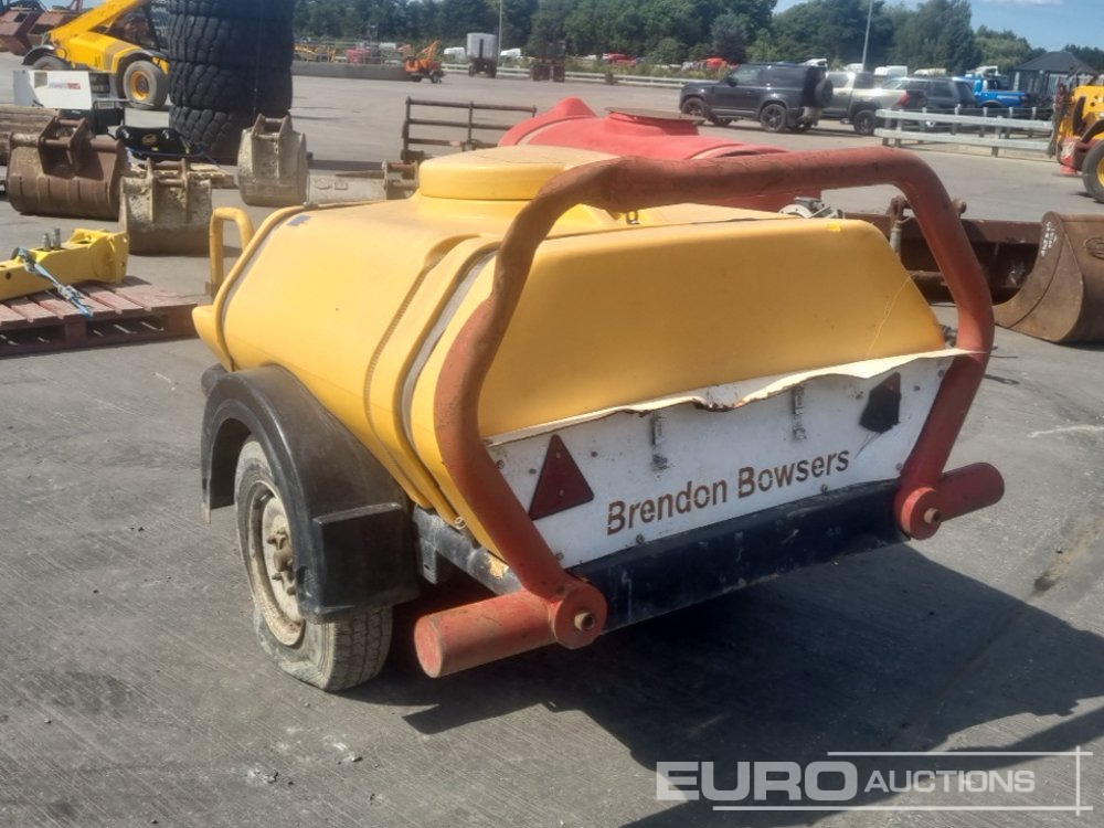 Brendon Bowsers Single Axle Plastic Water Bowser, 415Volt Motor - Cuve de stockage: photos 3 Brendon Bowsers Single Axle Plastic Water Bowser, 415Volt Motor - Cuve de stockage: photos 3