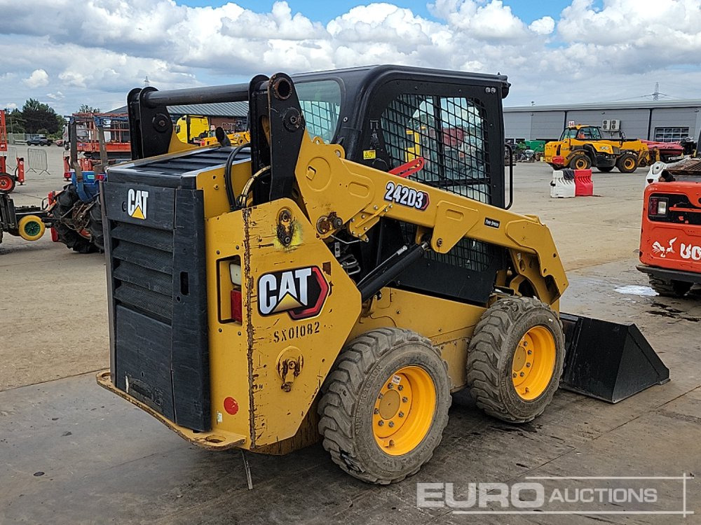 CAT 242D3 - Mini chargeuse: photos 5 CAT 242D3 - Mini chargeuse: photos 5