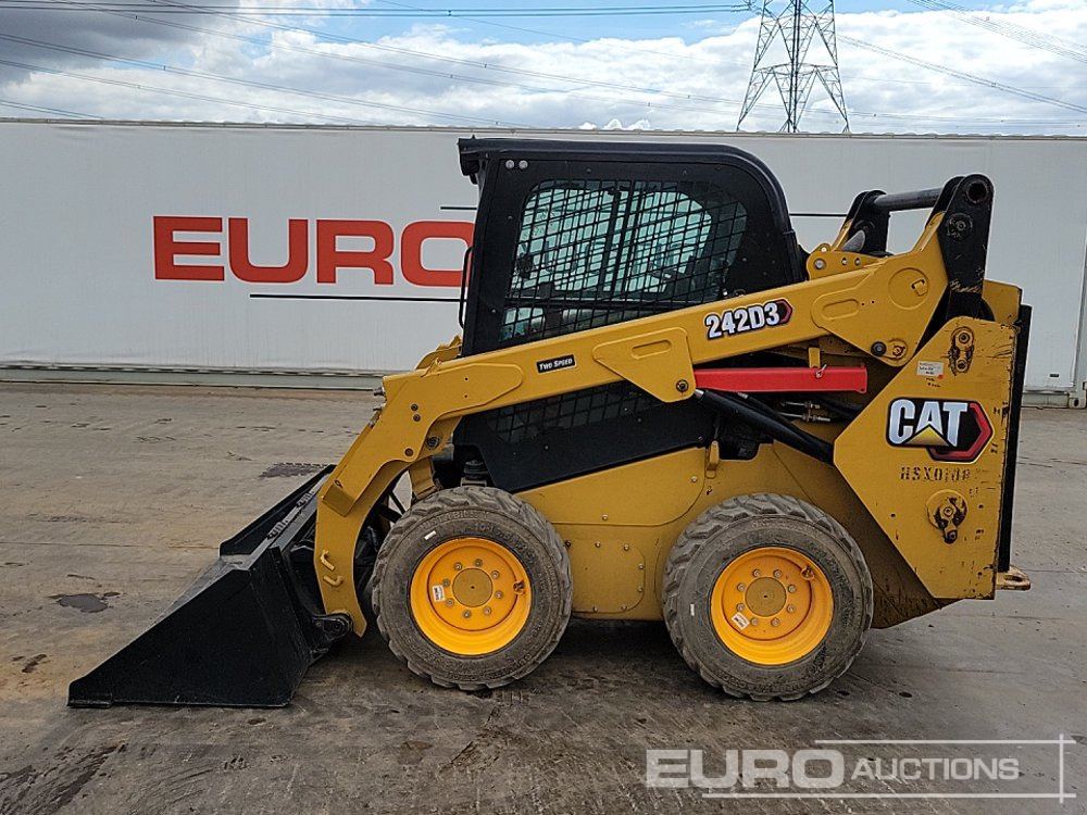 CAT 242D3 - Mini chargeuse: photos 2 CAT 242D3 - Mini chargeuse: photos 2