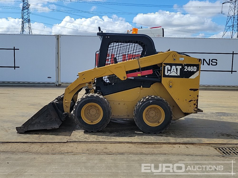 CAT 246D - Mini chargeuse: photos 2 CAT 246D - Mini chargeuse: photos 2