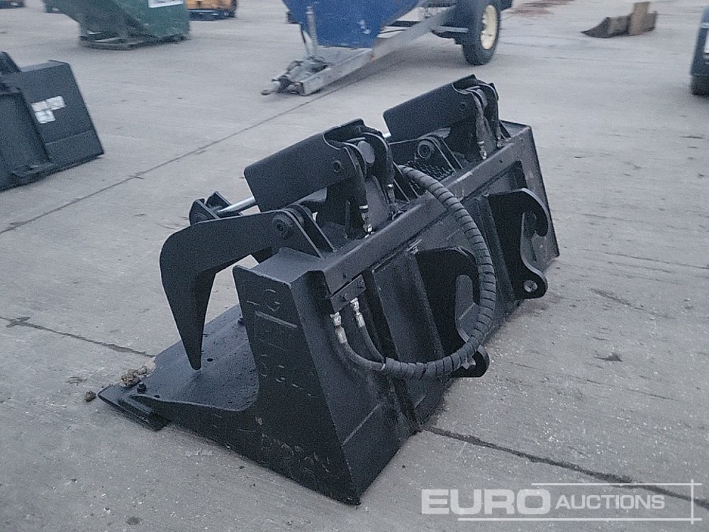 CAT 68" Hydraulic Grapple Bucket to suit Telehandler - Godet: photos 5 CAT 68" Hydraulic Grapple Bucket to suit Telehandler - Godet: photos 5