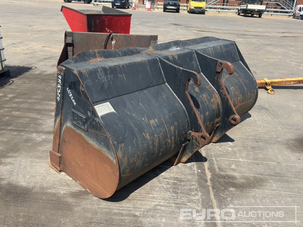 CAT 96" Loading Bucket to suit Loader - Godet: photos 3 CAT 96" Loading Bucket to suit Loader - Godet: photos 3