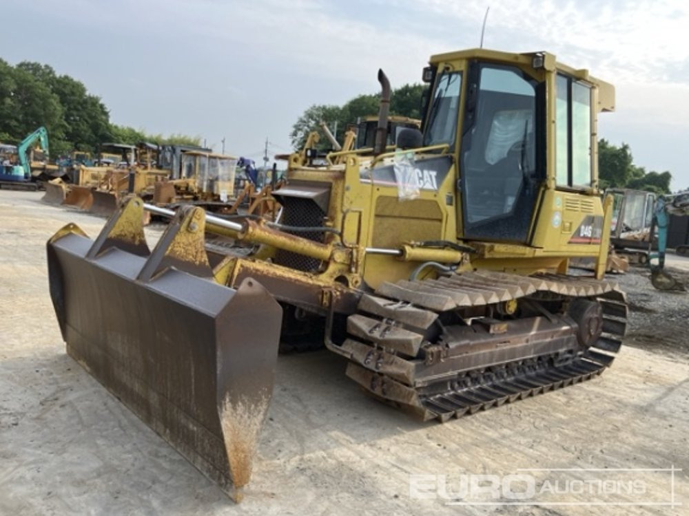 CAT D4G - Bulldozer: photos 3 CAT D4G - Bulldozer: photos 3