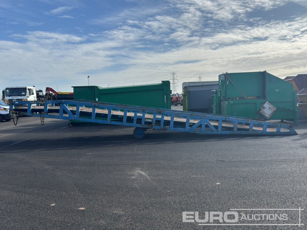 Chase 7' Loading Ramp - Rampe de chargement: photos 2 Chase 7' Loading Ramp - Rampe de chargement: photos 2