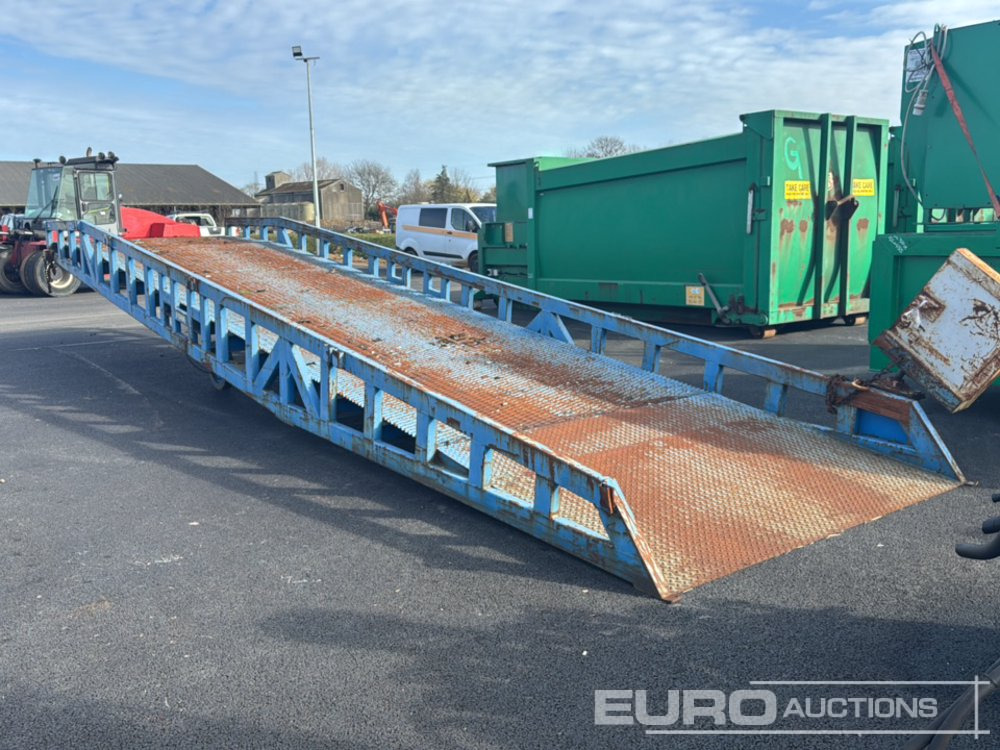 Chase 7' Loading Ramp - Rampe de chargement: photos 3 Chase 7' Loading Ramp - Rampe de chargement: photos 3