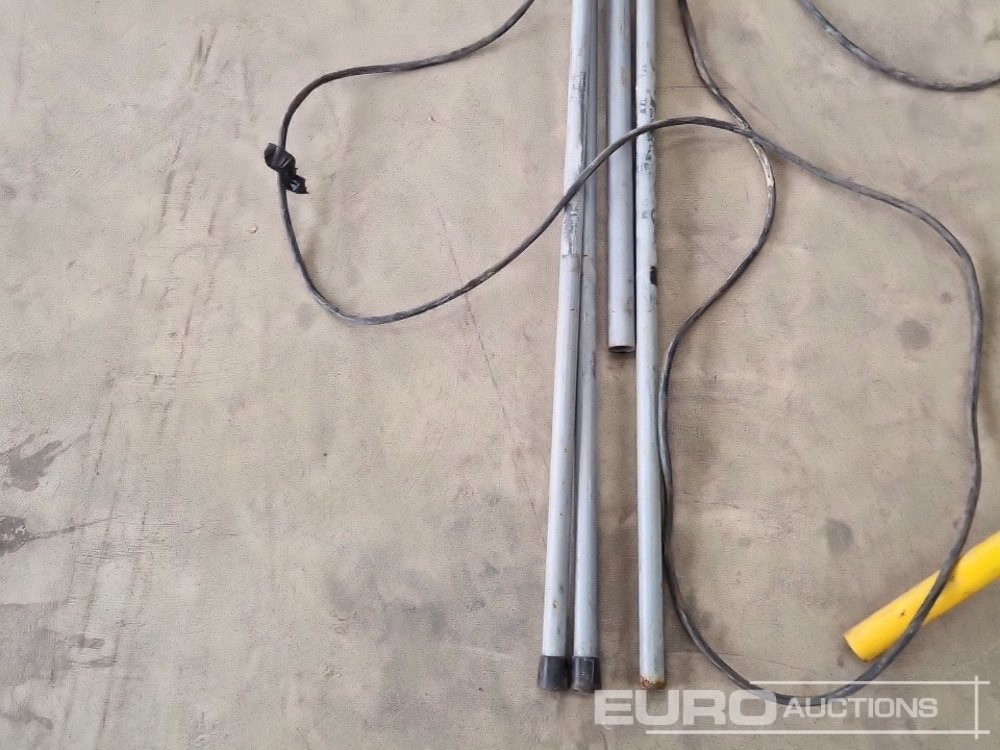 Matériel de chantier Defender/Elite 110 Volt Tripod Work Light (2 of): photos 11
