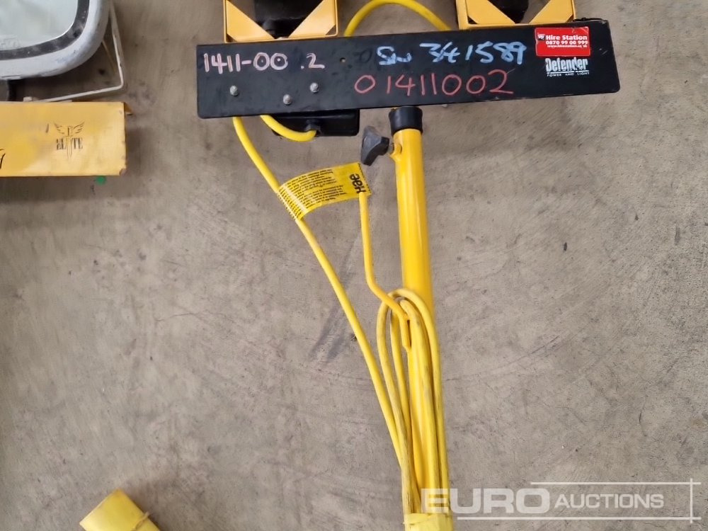Matériel de chantier Defender/Elite 110 Volt Tripod Work Light (2 of): photos 13