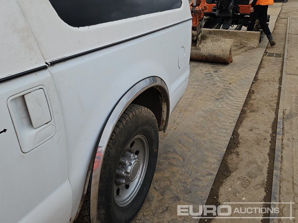 Voiture Ford Excursion: photos 30 Voiture Ford Excursion: photos 30