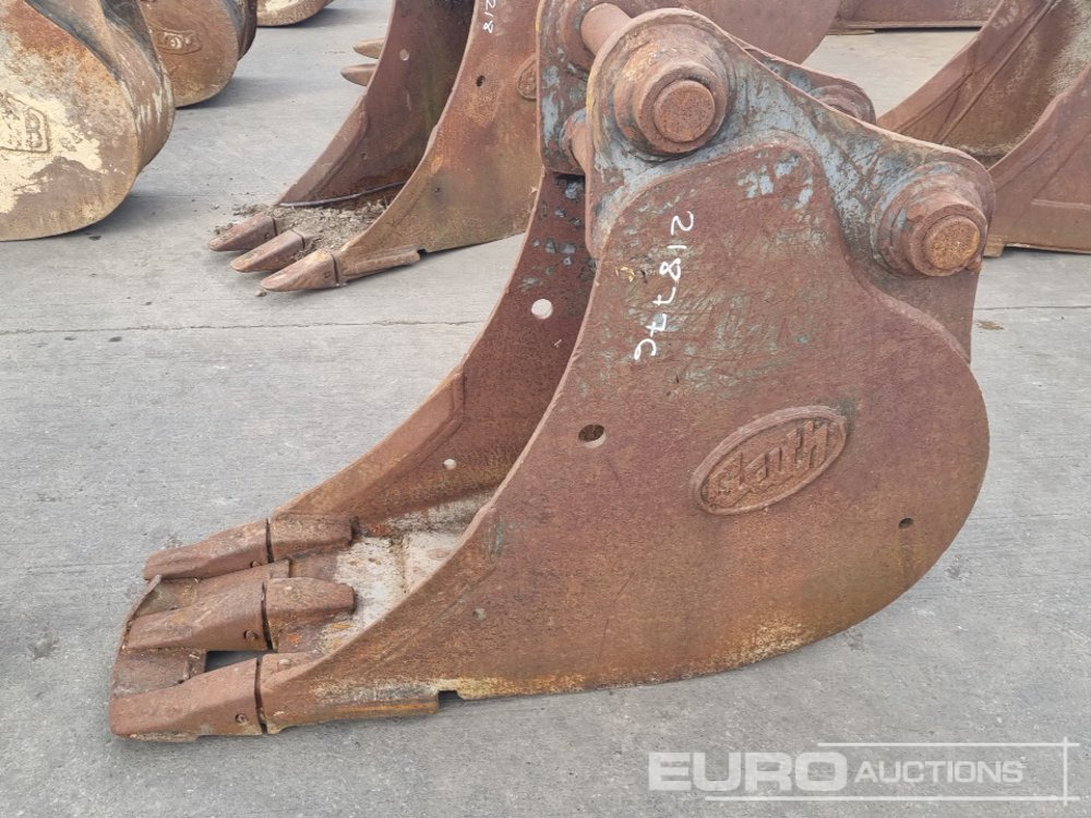 Geith 18" Digging Bucket 65mm Pin to suit 13 Ton Excavator - Godet: photos 2 Geith 18" Digging Bucket 65mm Pin to suit 13 Ton Excavator - Godet: photos 2