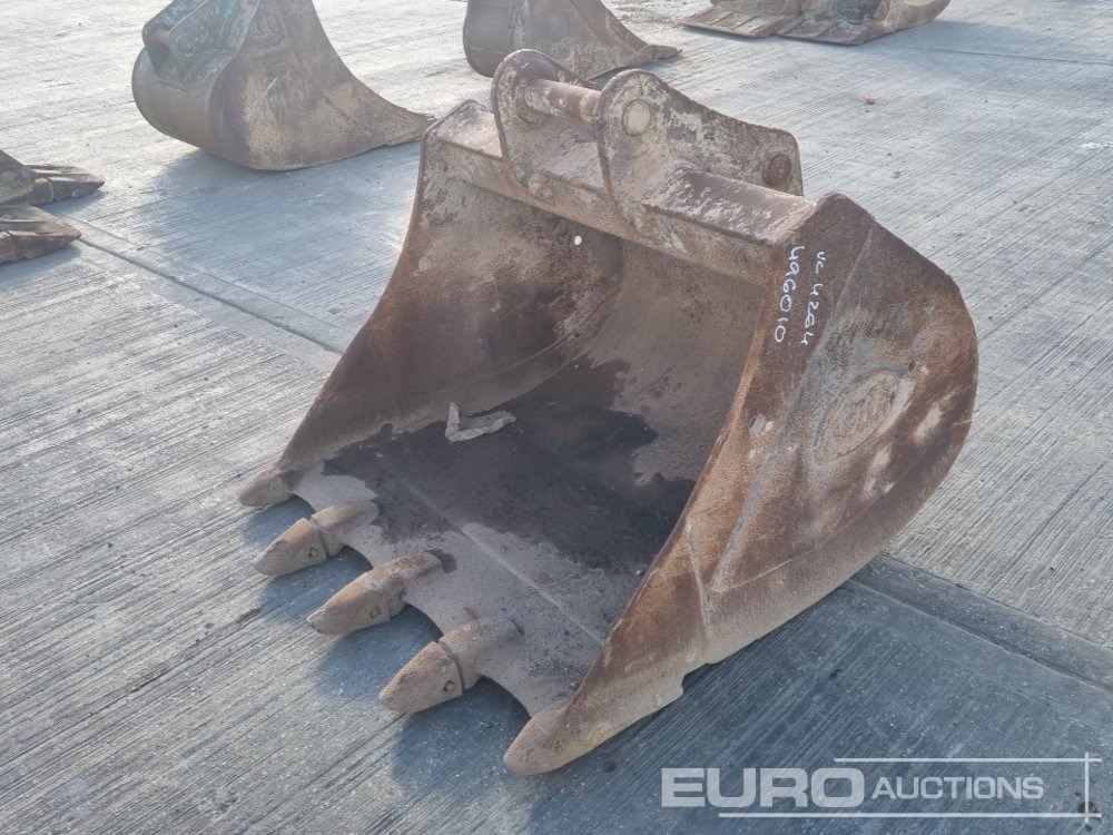 Geith 48" Digging Bucket 65mm Pin to suit 13 Ton Excavator - Godet: photos 1 Geith 48" Digging Bucket 65mm Pin to suit 13 Ton Excavator - Godet: photos 1