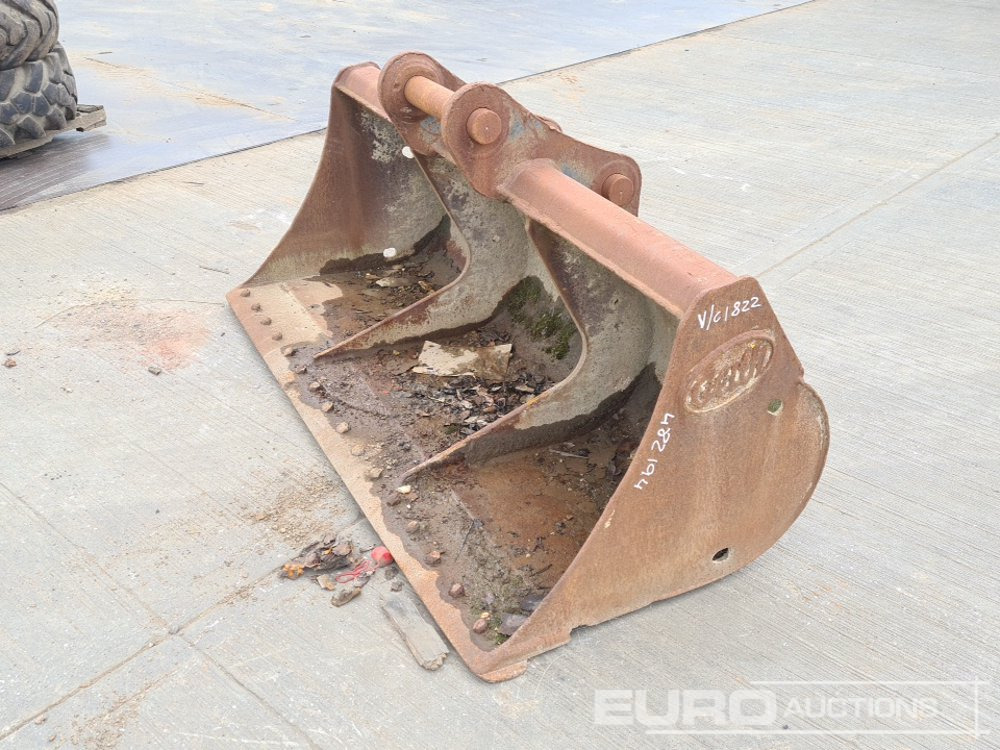 Geith 72" Ditching Bucket 80mm Pin to suit 20 Ton Excavator - Godet: photos 1 Geith 72" Ditching Bucket 80mm Pin to suit 20 Ton Excavator - Godet: photos 1