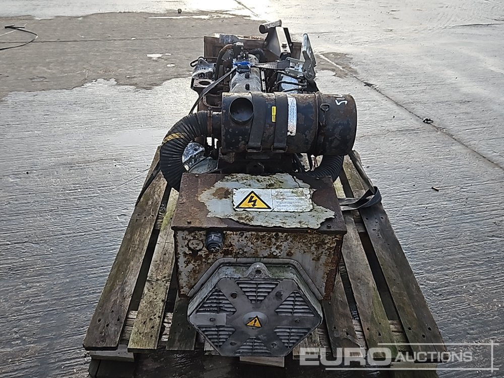 Groupe électrogène Generator, 4 Cylinder Engine: photos 8 Groupe électrogène Generator, 4 Cylinder Engine: photos 8