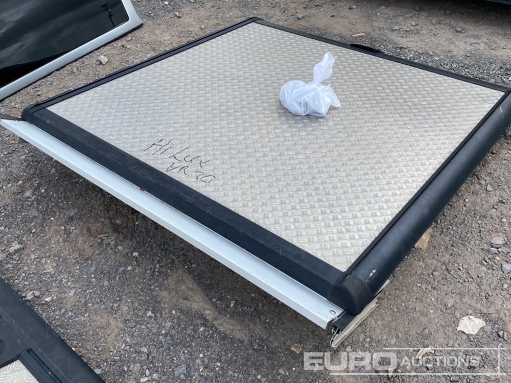 Hard Top Cover to suit Toyota Hilux - Matériel de chantier: photos 2 Hard Top Cover to suit Toyota Hilux - Matériel de chantier: photos 2