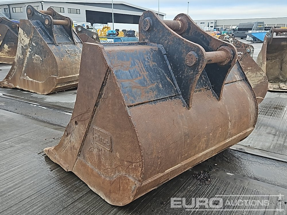 Hill 60" Digging Bucket 80mm Pin to suit 20 Ton Excavator - Godet: photos 3 Hill 60" Digging Bucket 80mm Pin to suit 20 Ton Excavator - Godet: photos 3
