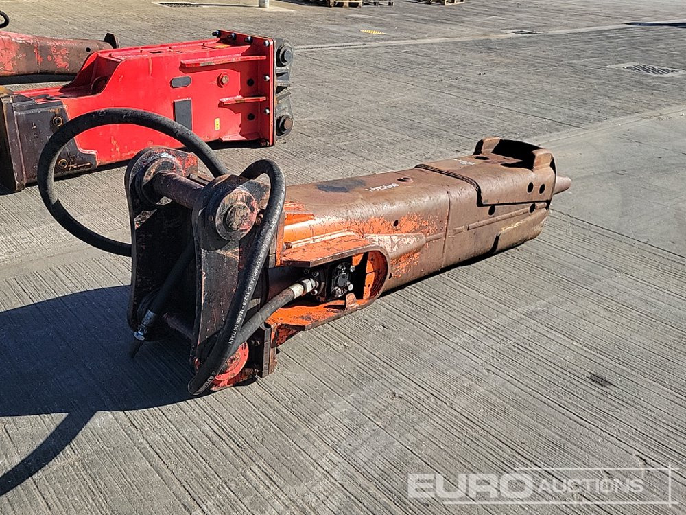 Hydraulic Breaker 80mm Pin to suit 20 Ton Excavator - Marteau hydraulique: photos 5 Hydraulic Breaker 80mm Pin to suit 20 Ton Excavator - Marteau hydraulique: photos 5