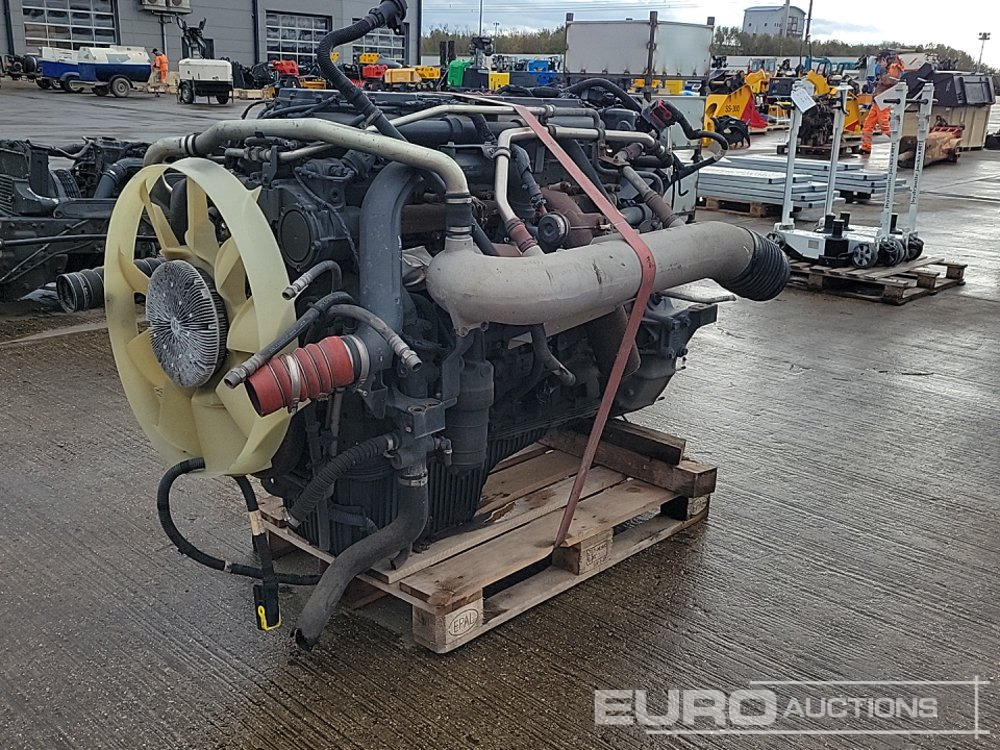 Iveco 6 Cylinder Engine - Moteur: photos 1 Iveco 6 Cylinder Engine - Moteur: photos 1
