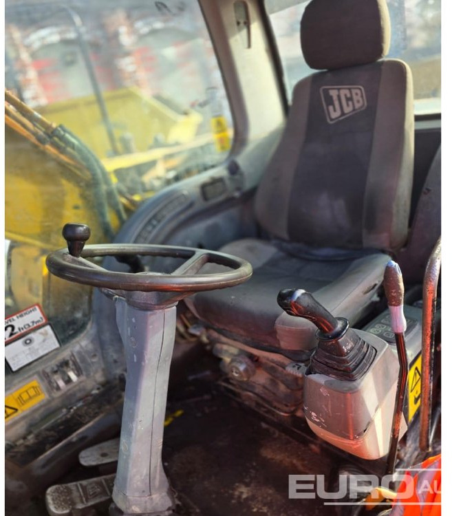 JCB JS130W - Pelle sur pneus: photos 5 JCB JS130W - Pelle sur pneus: photos 5