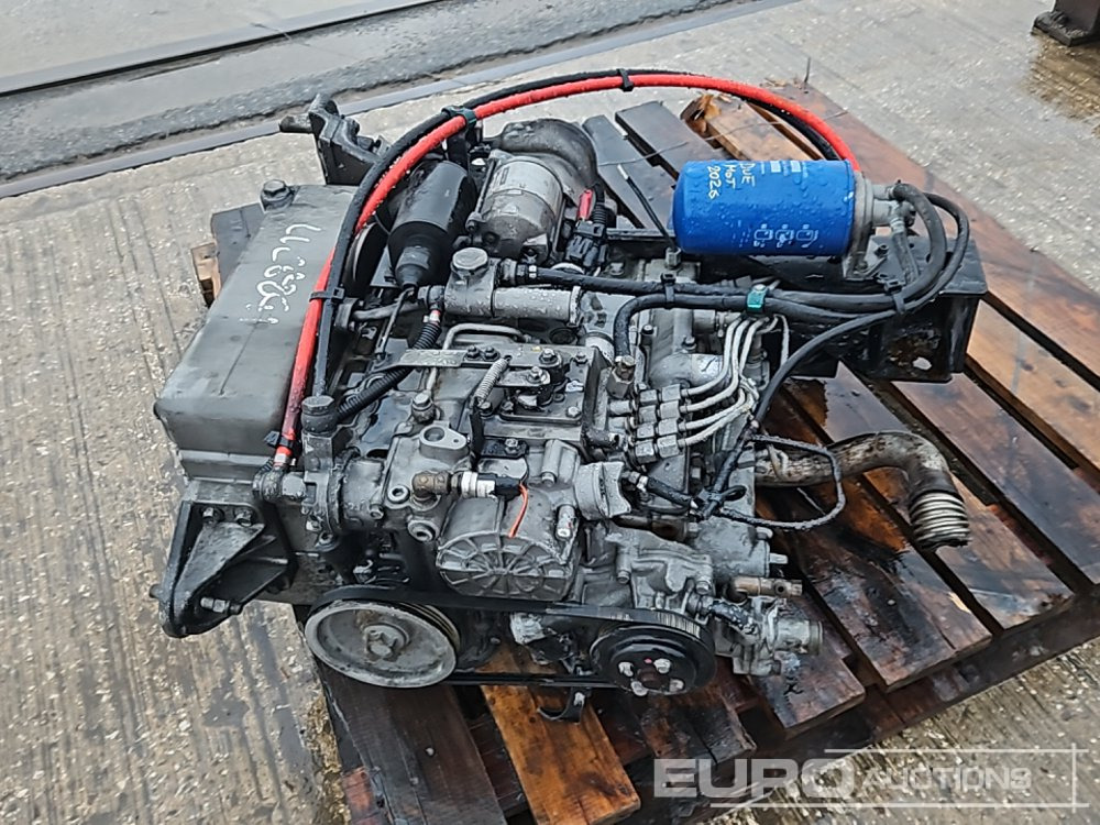 Kubota 4 Cylinder Engine - Moteur: photos 2 Kubota 4 Cylinder Engine - Moteur: photos 2