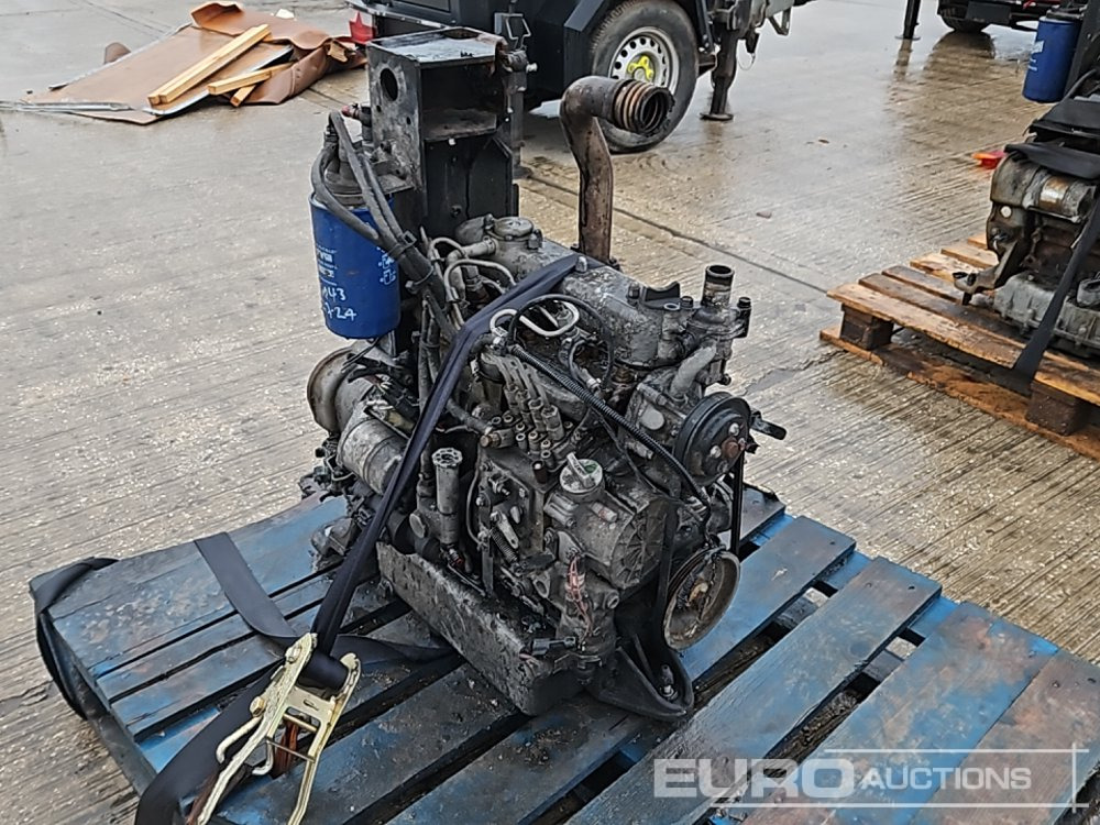 Kubota 4 Cylinder Engine - Moteur: photos 1 Kubota 4 Cylinder Engine - Moteur: photos 1