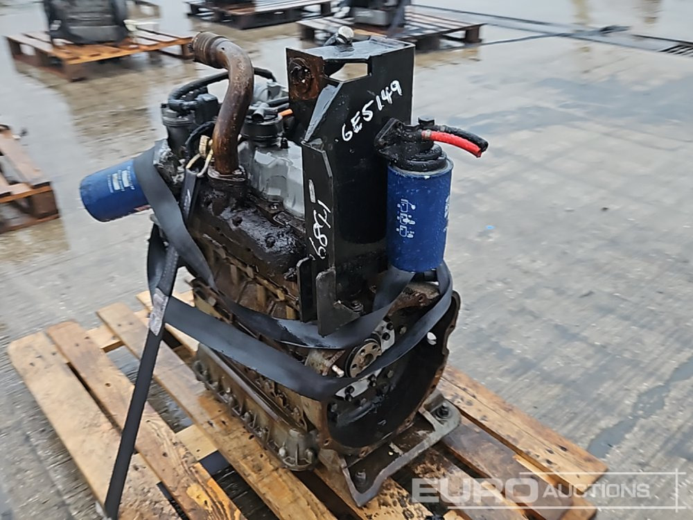 Kubota 4 Cylinder Engine - Moteur: photos 5 Kubota 4 Cylinder Engine - Moteur: photos 5