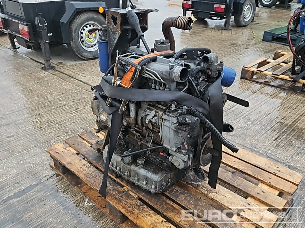 Kubota 4 Cylinder Engine - Moteur: photos 1 Kubota 4 Cylinder Engine - Moteur: photos 1