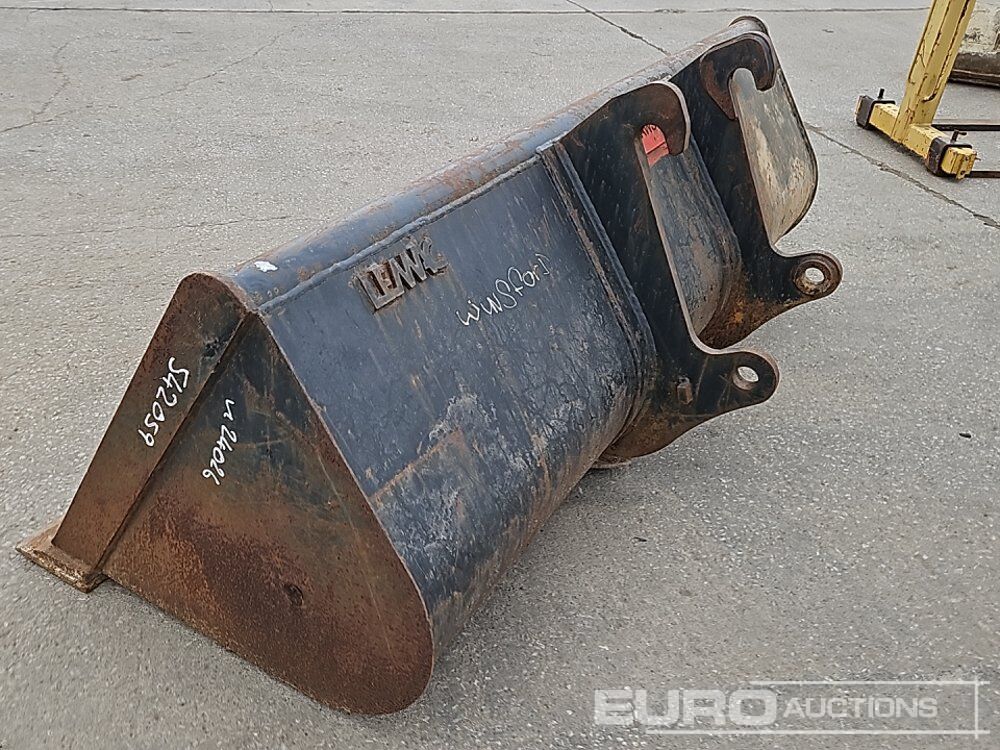 Lemac 94" Loading Bucket to suit Telehandler - Godet: photos 3 Lemac 94" Loading Bucket to suit Telehandler - Godet: photos 3