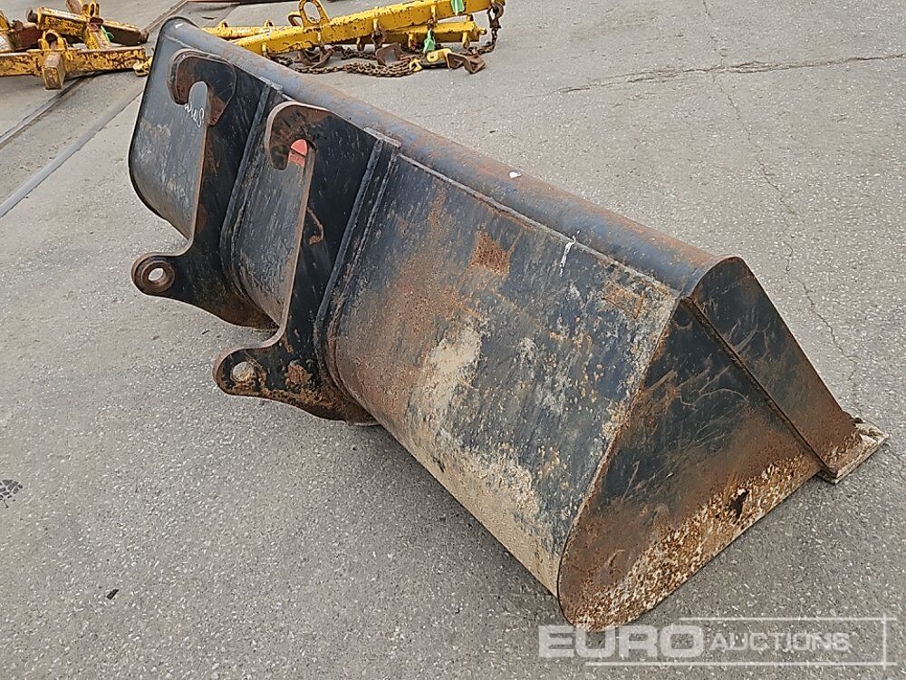 Lemac 94" Loading Bucket to suit Telehandler - Godet: photos 5 Lemac 94" Loading Bucket to suit Telehandler - Godet: photos 5
