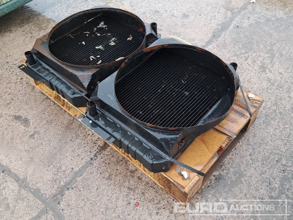 Machine Radiator (2 of) - Matériel de chantier: photos 2 Machine Radiator (2 of) - Matériel de chantier: photos 2