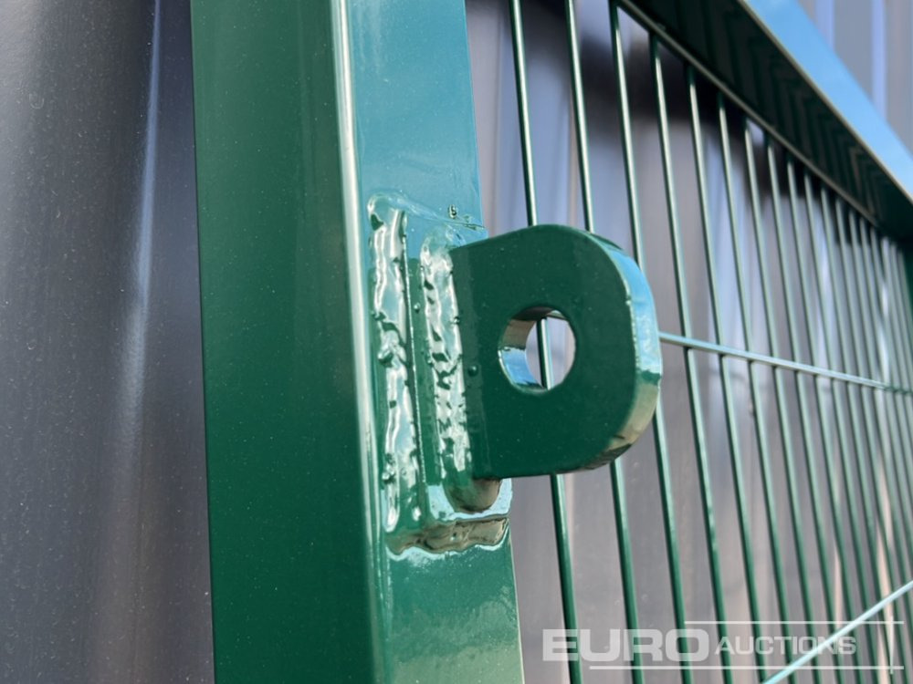Machine agricole 1.2m x 2.4m Pedestrian Gate, Heavy Duty Galvanized Powder Coated, 80mm x 80mm x 3m Post (2 of), Assembly Kit (Green): photos 6