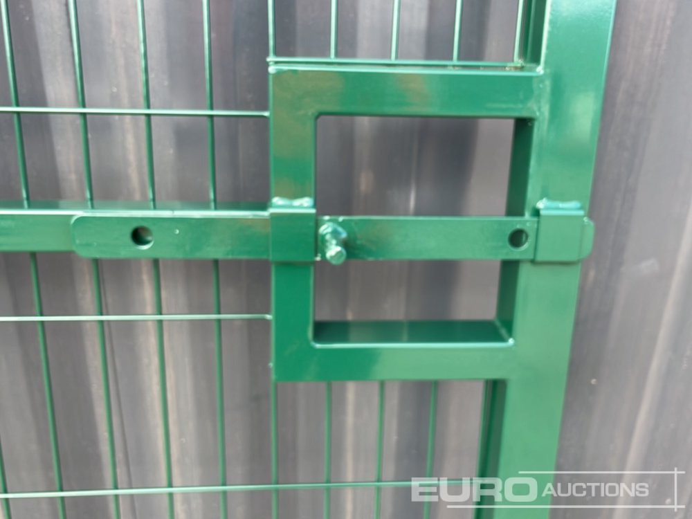 Machine agricole 1.2m x 2.4m Pedestrian Gate, Heavy Duty Galvanized Powder Coated, 80mm x 80mm x 3m Post (2 of), Assembly Kit (Green): photos 8