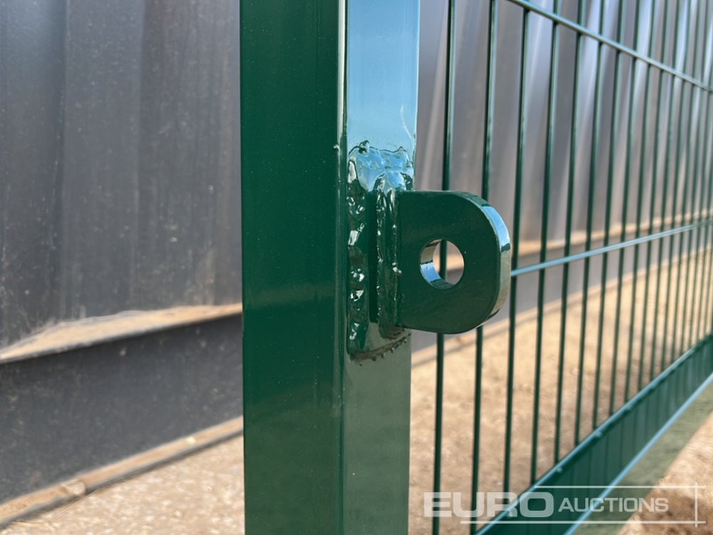 Machine agricole 1.2m x 2.4m Pedestrian Gate, Heavy Duty Galvanized Powder Coated, 80mm x 80mm x 3m Post (2 of), Assembly Kit (Green): photos 7