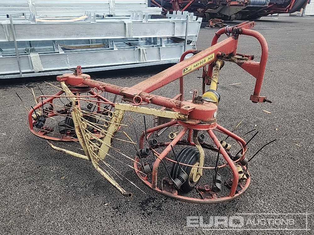 PZ Haybob 300 Tedder - Machine agricole: photos 2 PZ Haybob 300 Tedder - Machine agricole: photos 2