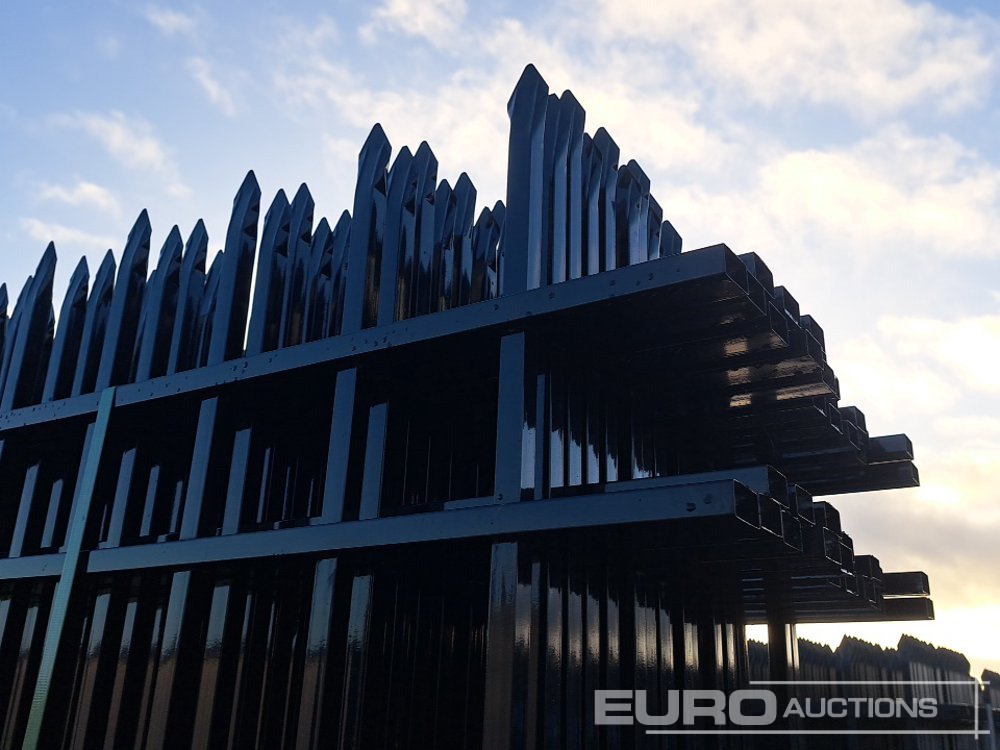 Unused 10' Fencing Panels (20 of) & Posts - Machine agricole: photos 5 Unused 10' Fencing Panels (20 of) & Posts - Machine agricole: photos 5