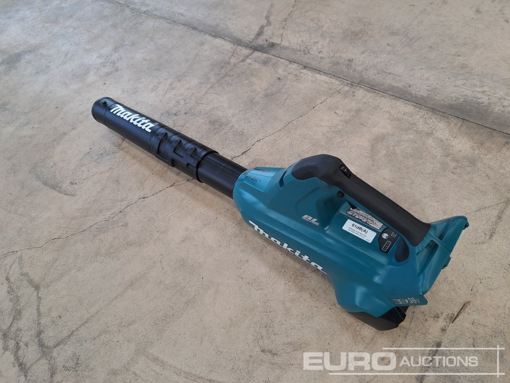 Makita XBU02 36v (2x18v) XLT Cordless Blower (Body Only) - Équipement de garage: photos 3 Makita XBU02 36v (2x18v) XLT Cordless Blower (Body Only) - Équipement de garage: photos 3