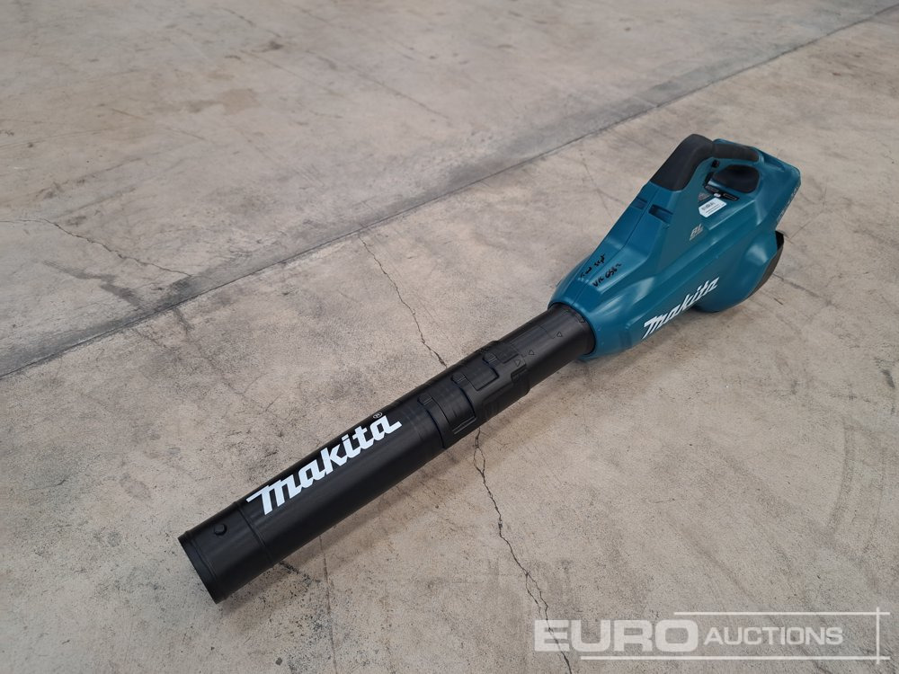 Makita XBU02 36v (2x18v) XLT Cordless Blower (Body Only) - Équipement de garage: photos 1 Makita XBU02 36v (2x18v) XLT Cordless Blower (Body Only) - Équipement de garage: photos 1