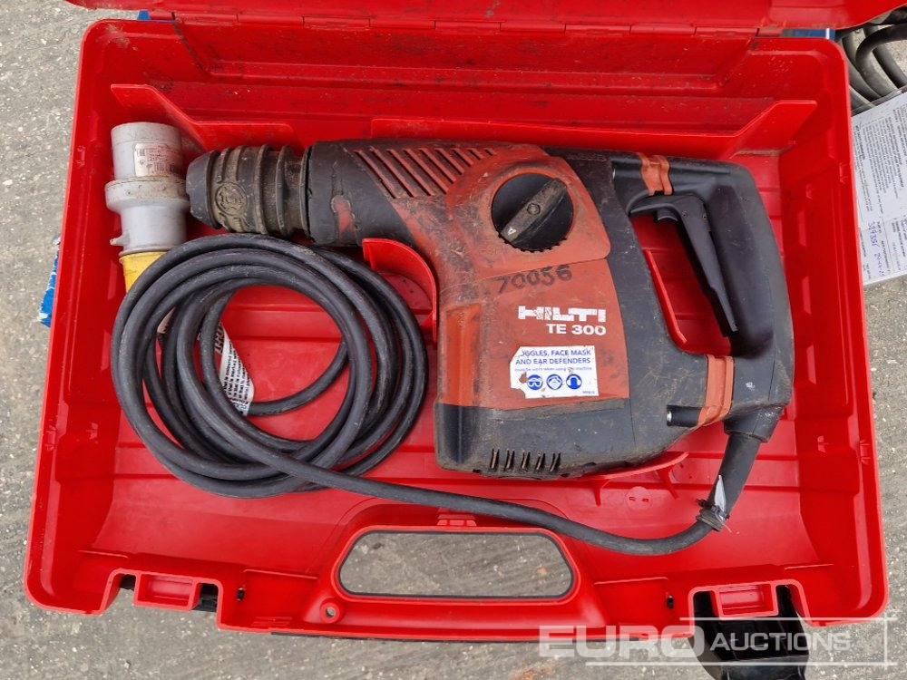 Matériel de chantier Makkta 110Volt Circular Saw (2 of), Makita GA9020 110Volt Angle Grinder, Hilti TE 300 110Volt Hammer Drill: photos 9