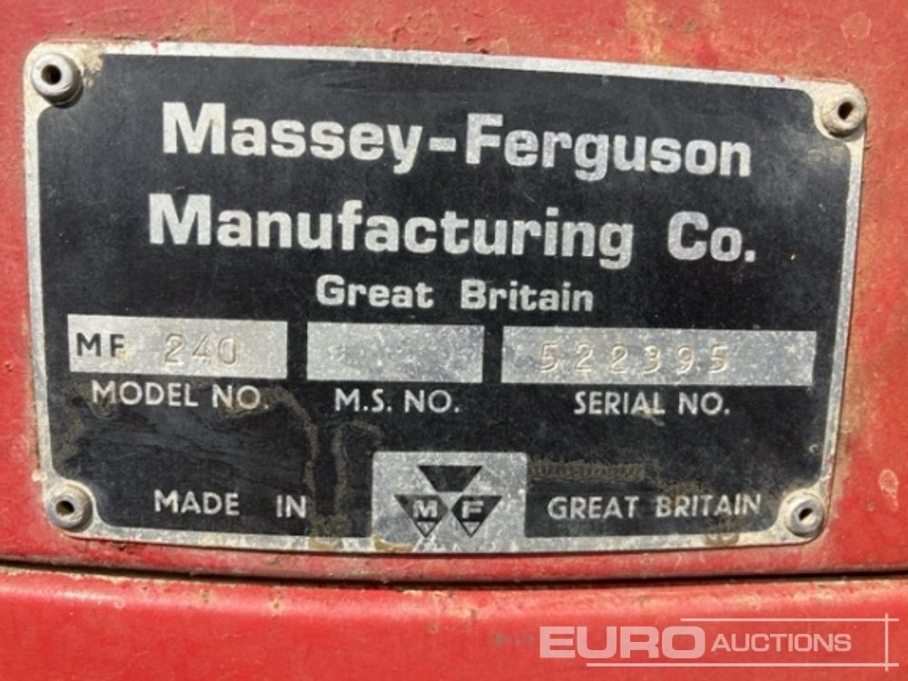 Tracteur agricole Massey Ferguson 240: photos 14 Tracteur agricole Massey Ferguson 240: photos 14